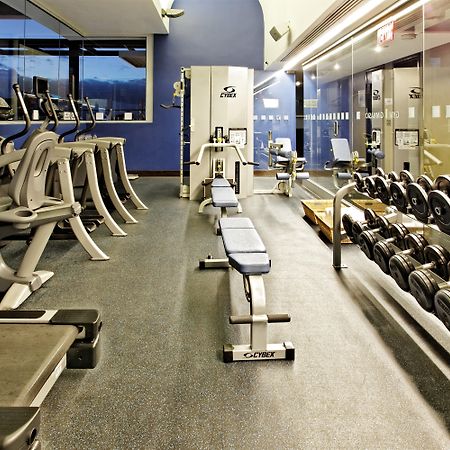 فندق وأجنحة هوليداي إن سانتو دومينجو المرافق الصورة The gym at the 2012 Olympic Village