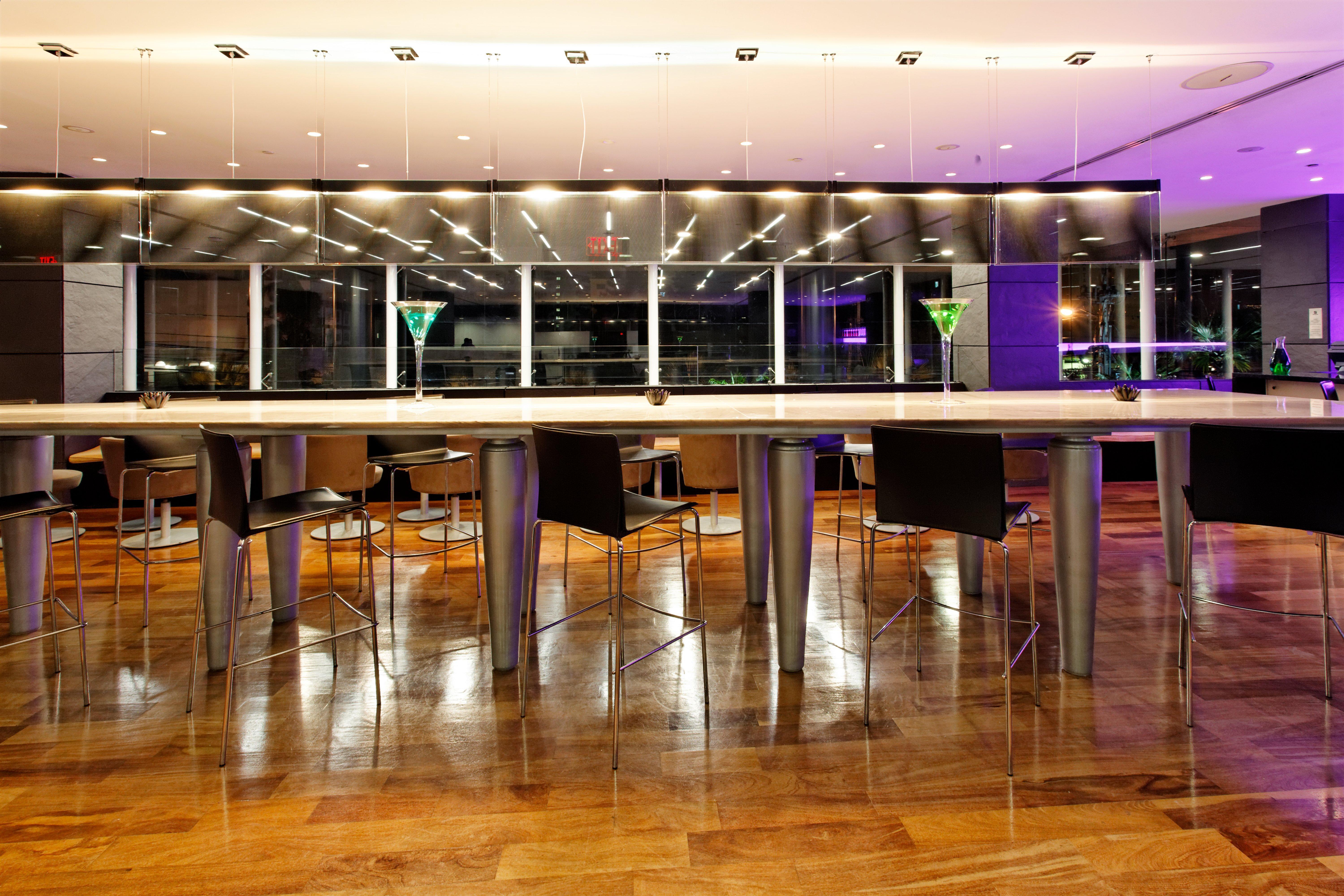 فندق وأجنحة هوليداي إن سانتو دومينجو المظهر الخارجي الصورة The interior of the lounge