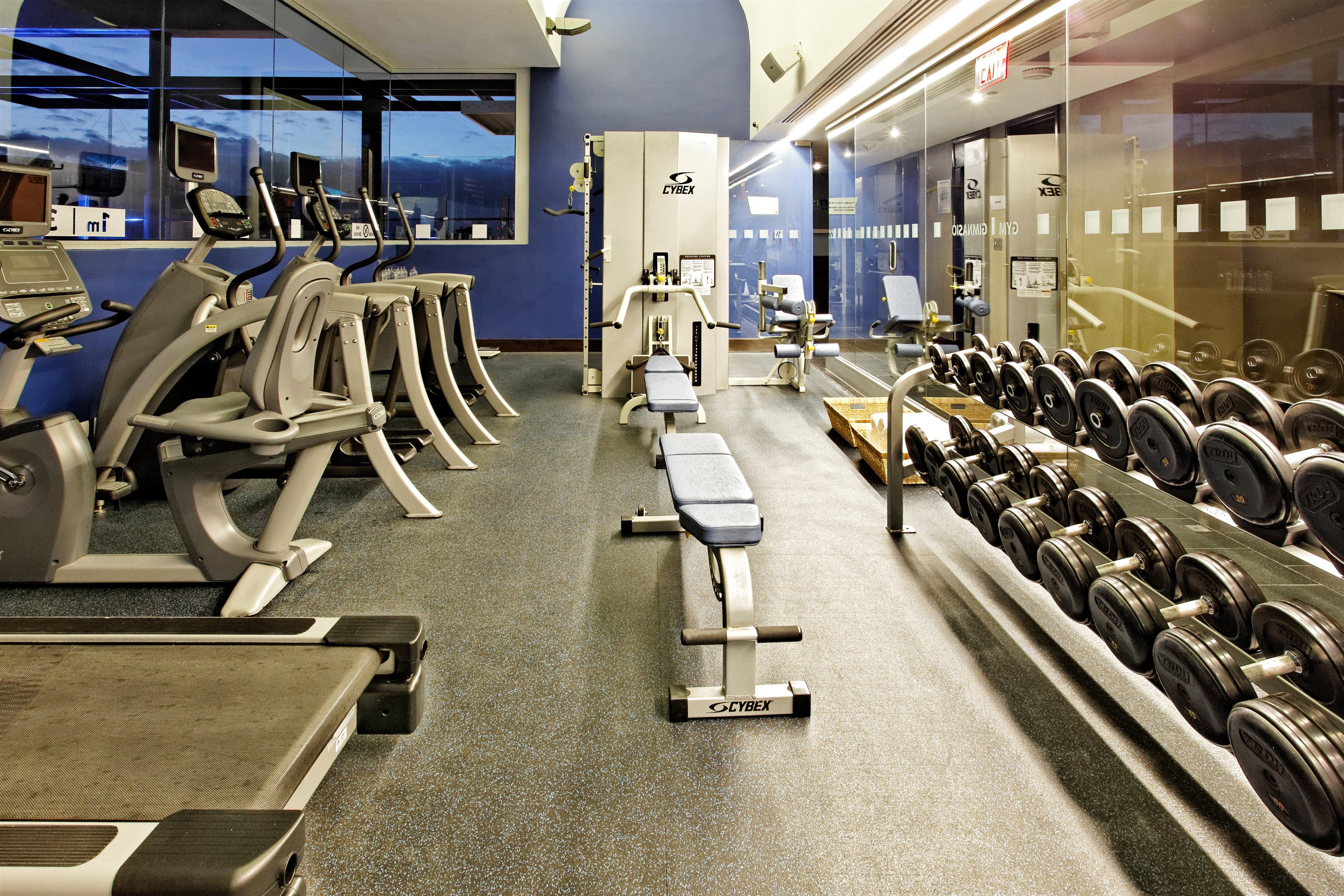 فندق وأجنحة هوليداي إن سانتو دومينجو المرافق الصورة The gym at the 2012 Olympic Village