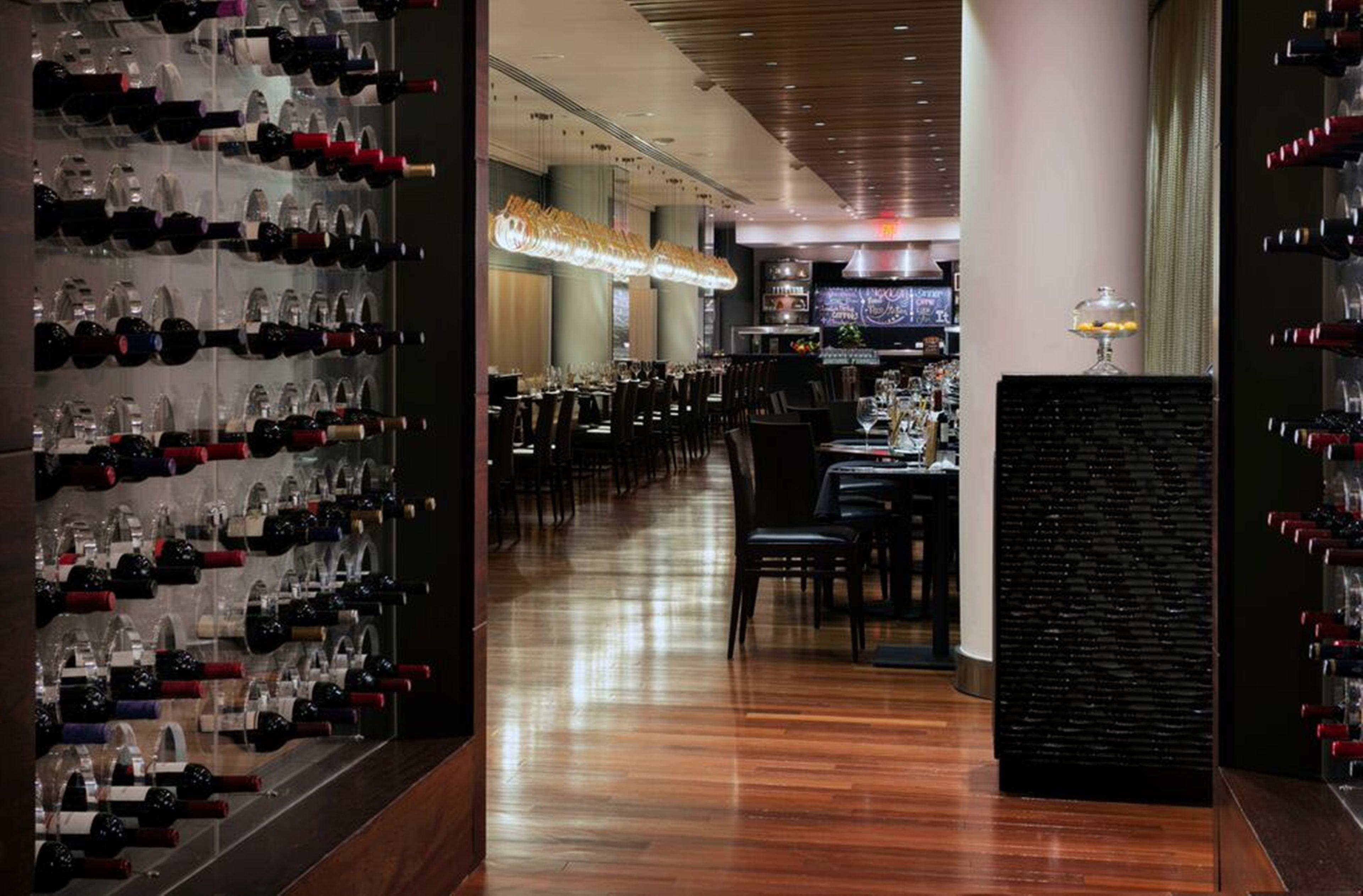 فندق وأجنحة هوليداي إن سانتو دومينجو المظهر الخارجي الصورة The interior of the restaurant