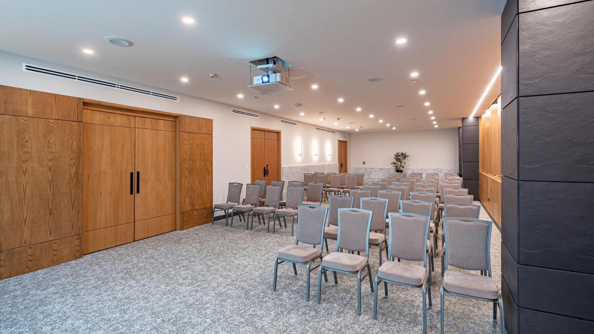 فندق وأجنحة هوليداي إن سانتو دومينجو المظهر الخارجي الصورة The meeting room